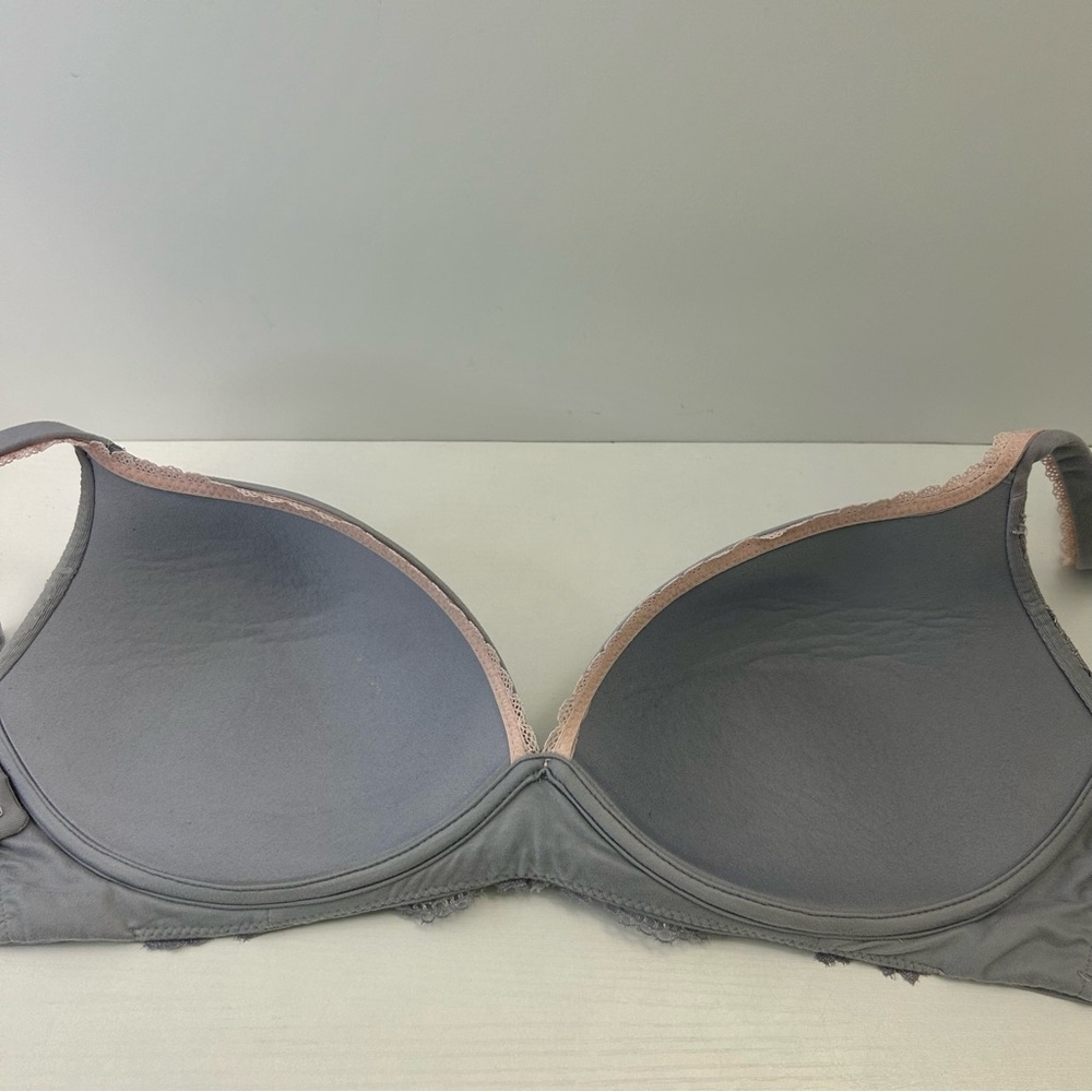 Victoria’s Secret Body By Victoria No Wire Lavender w/ Pink Lace Bra Sz 34DD - Picture 8 of 13